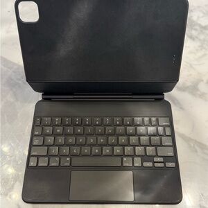 Apple Magic Keyboard for 3rd gen iPad Pro and 4th gen iPad Air